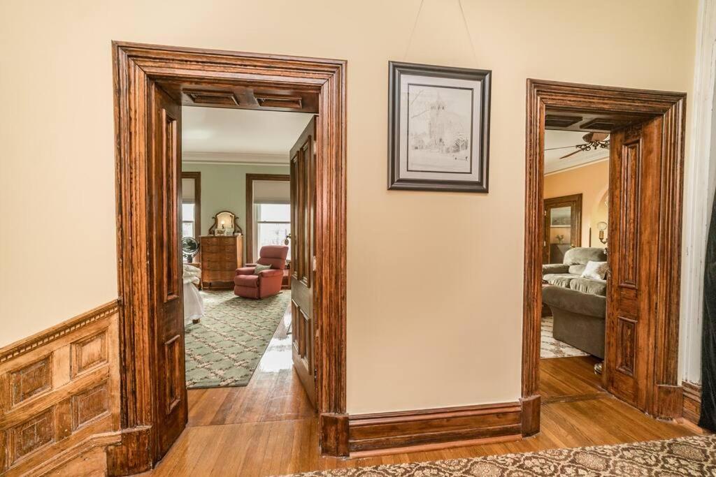 Peaceful Easy Feelings - King Sized Bed - Sleeps 2 Apartment Lynchburg Bagian luar foto